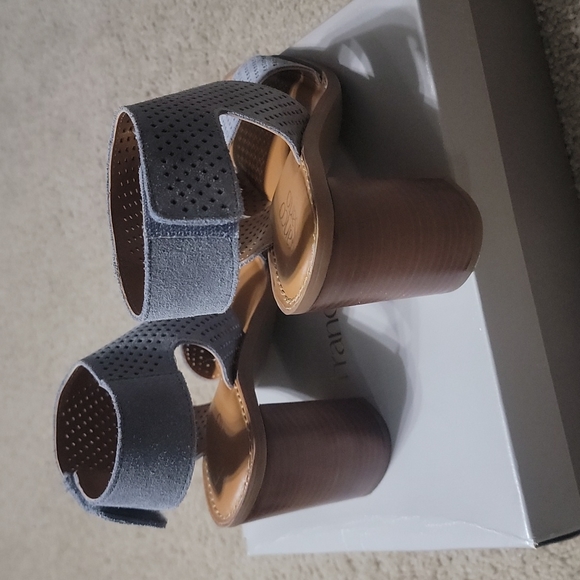 Franco Sarto Grey Suede Leather Sandals Size 7.5M - Picture 3 of 5